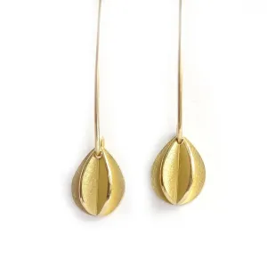18ct gold hook earrings