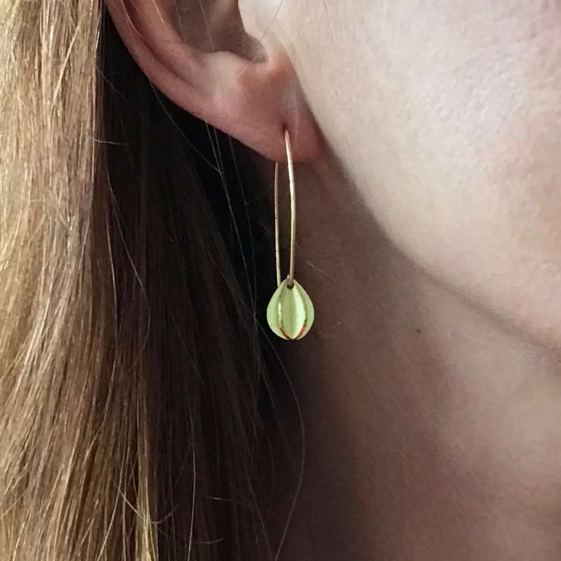 18ct gold hook earrings
