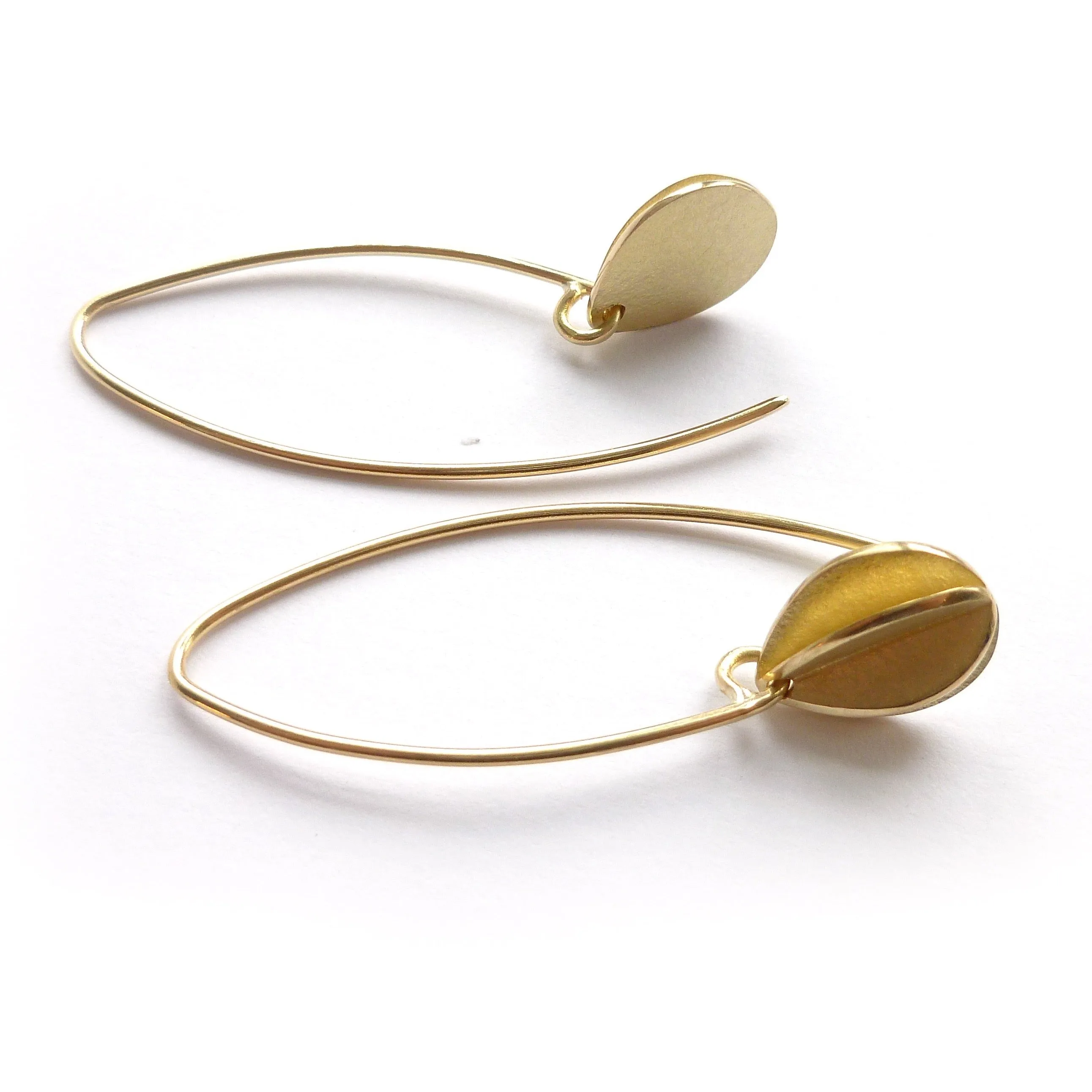 18ct gold hook earrings