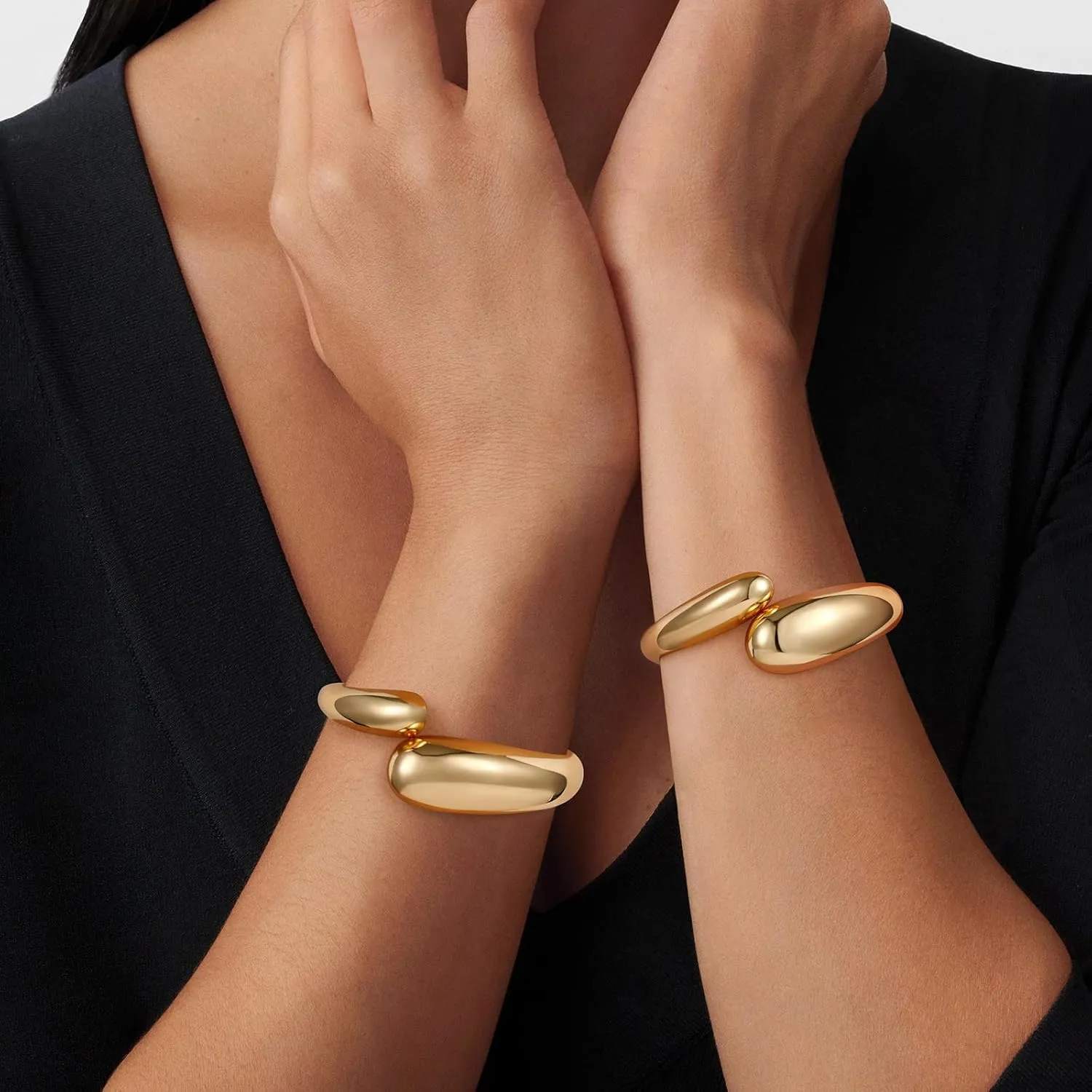 2Pcs Gold Cuff Bangle Bracelets For Women Gold Polished Thick Waterdrop Bangle Statement Bracelets Chunky Jewelry for Women