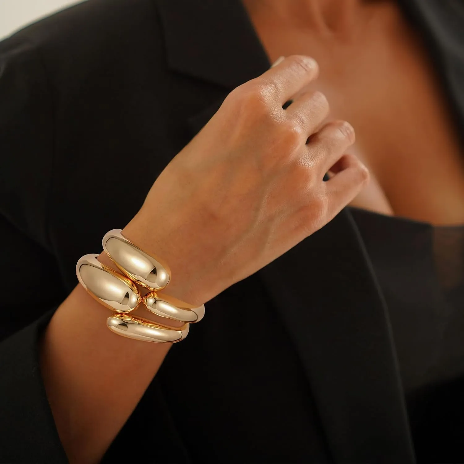 2Pcs Gold Cuff Bangle Bracelets For Women Gold Polished Thick Waterdrop Bangle Statement Bracelets Chunky Jewelry for Women