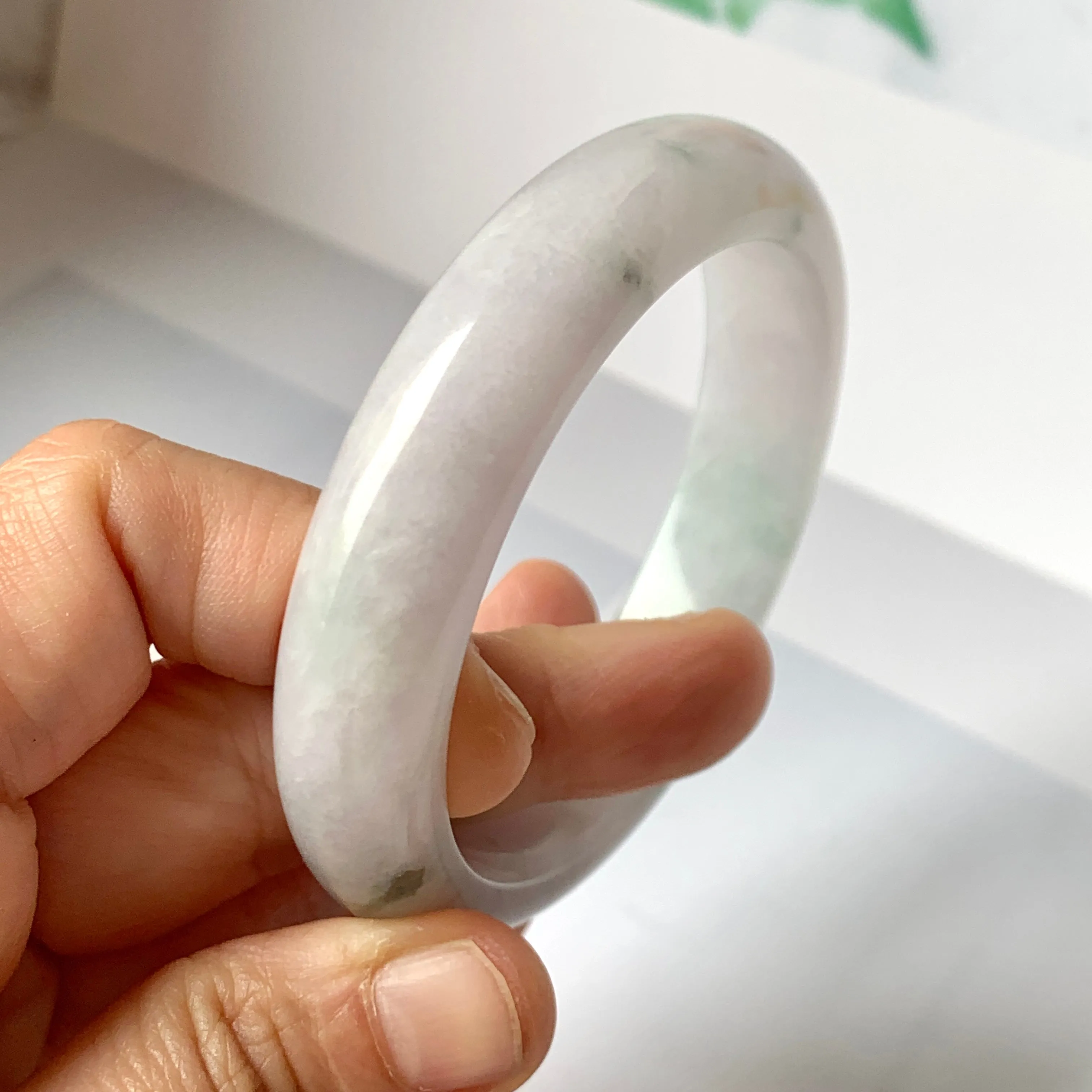 53.1 mm A-Grade Natural Lavender Bluish Green Floral Jadeite Modern Round Bangle No.151985