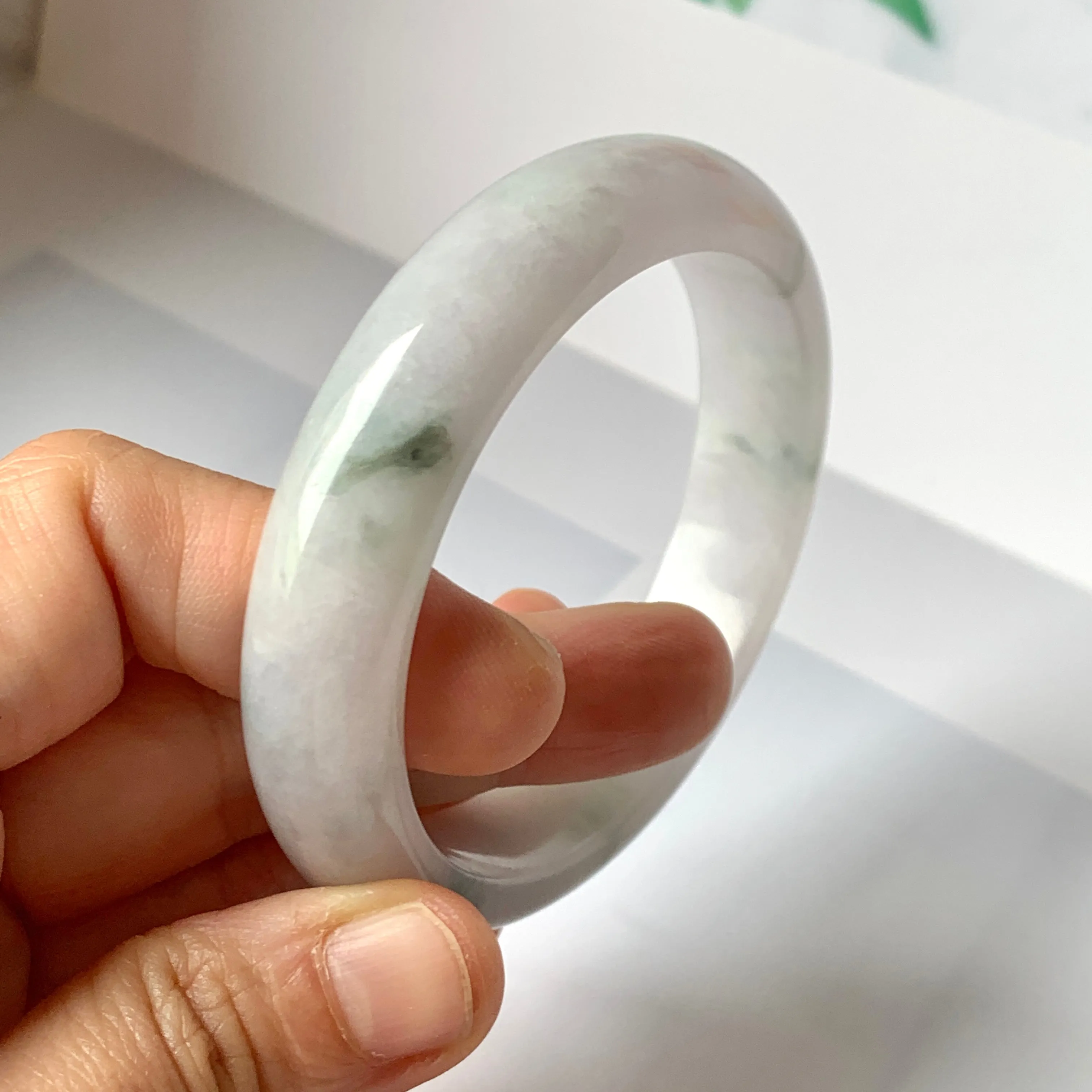 53.1 mm A-Grade Natural Lavender Bluish Green Floral Jadeite Modern Round Bangle No.151985