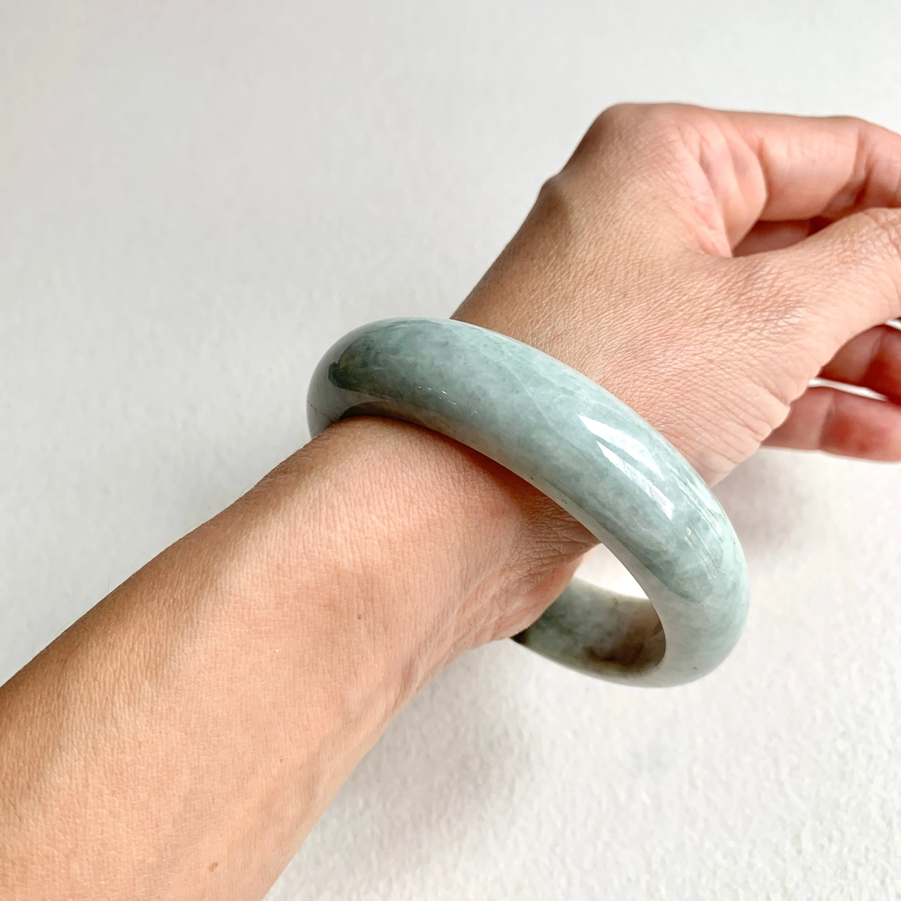 58.3mm A-Grade Natural Light Bluish Green Modern Round Bangle No. 600161