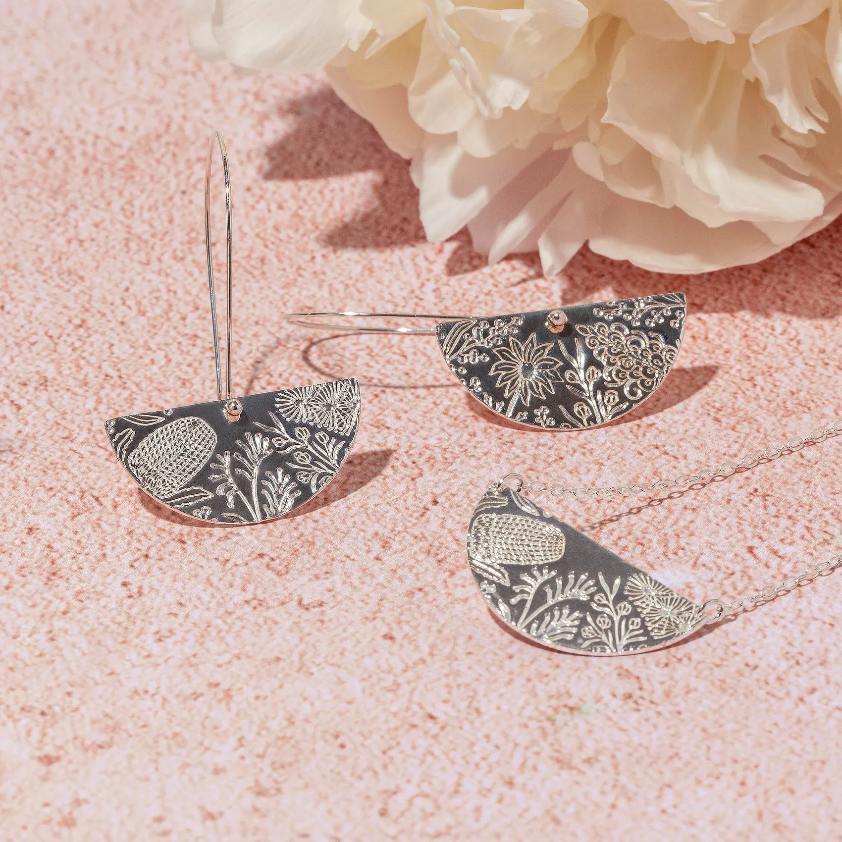 Australian Flora Pattern Silver Necklace: Flannel Flower