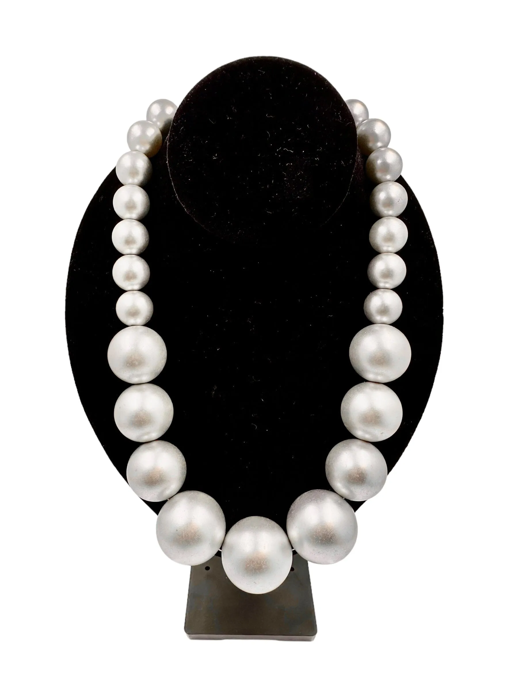Beautiful Graduated Bead Choker Statement Necklace