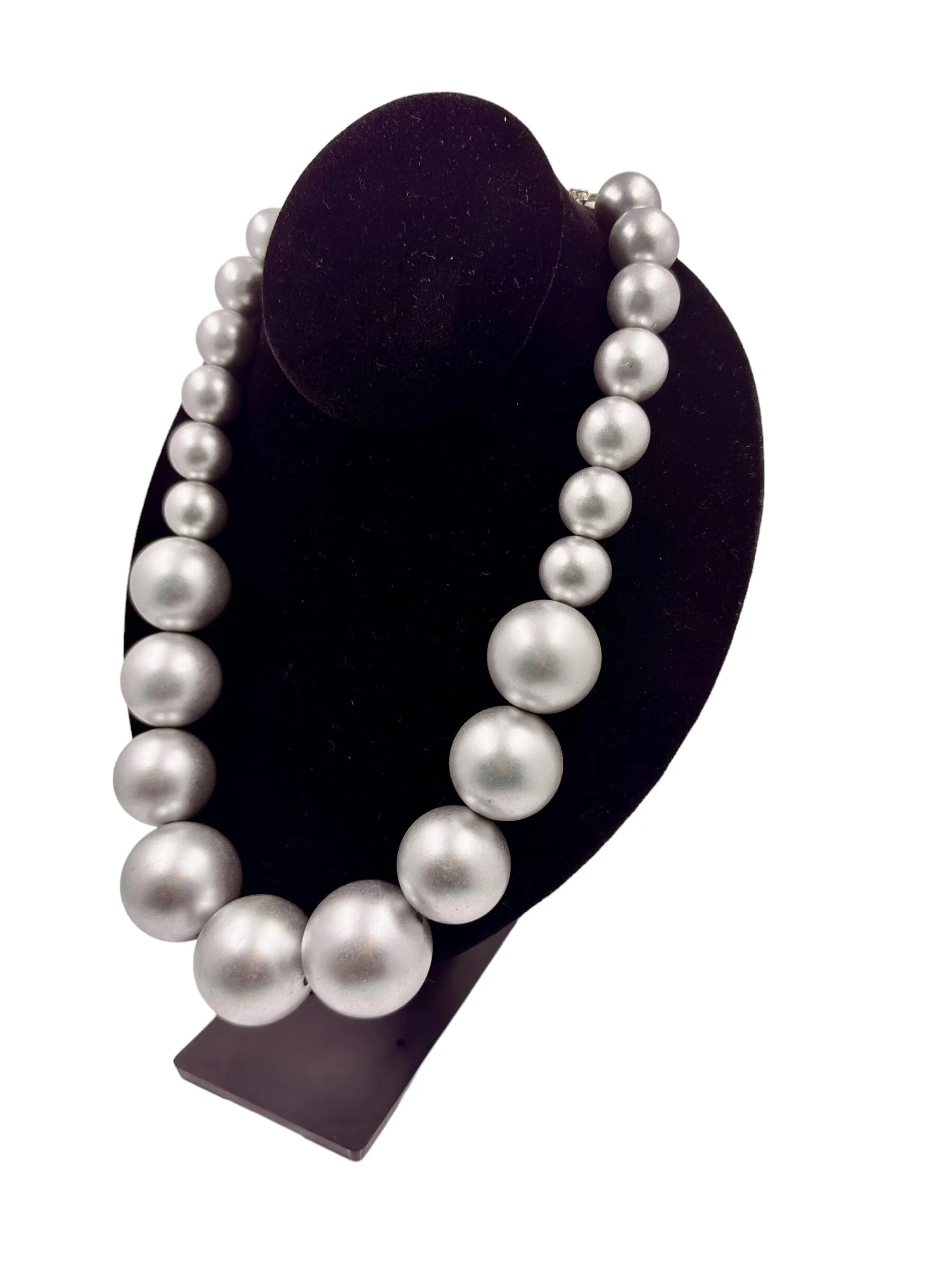 Beautiful Graduated Bead Choker Statement Necklace