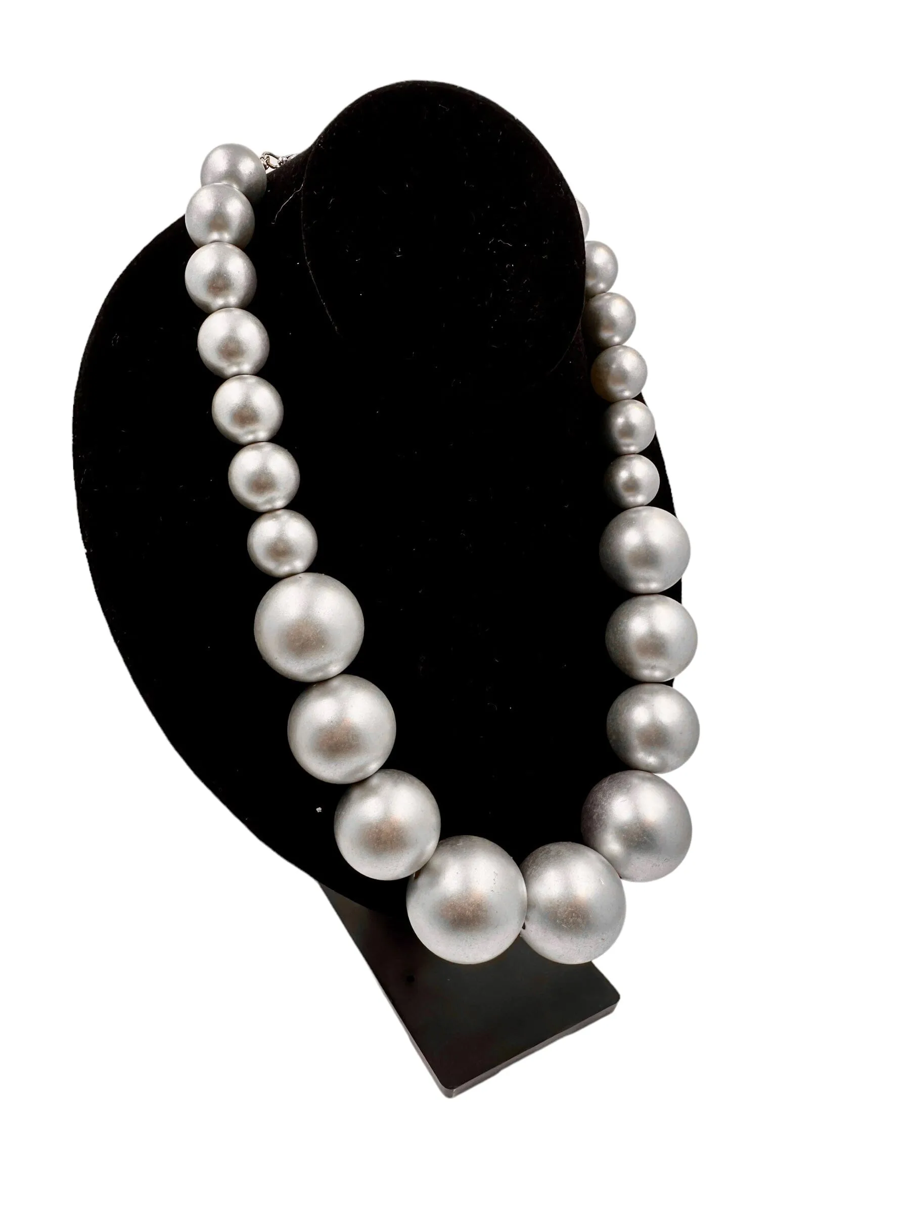 Beautiful Graduated Bead Choker Statement Necklace