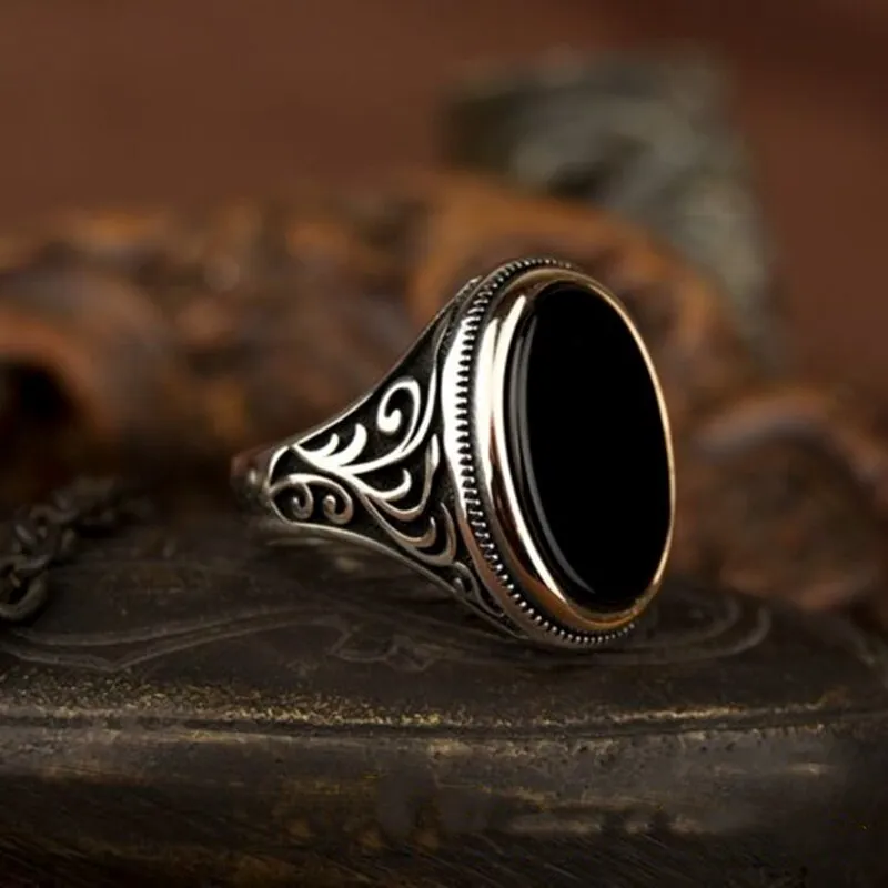 Craved Pattern Black Egg-shaped Crystal Ring