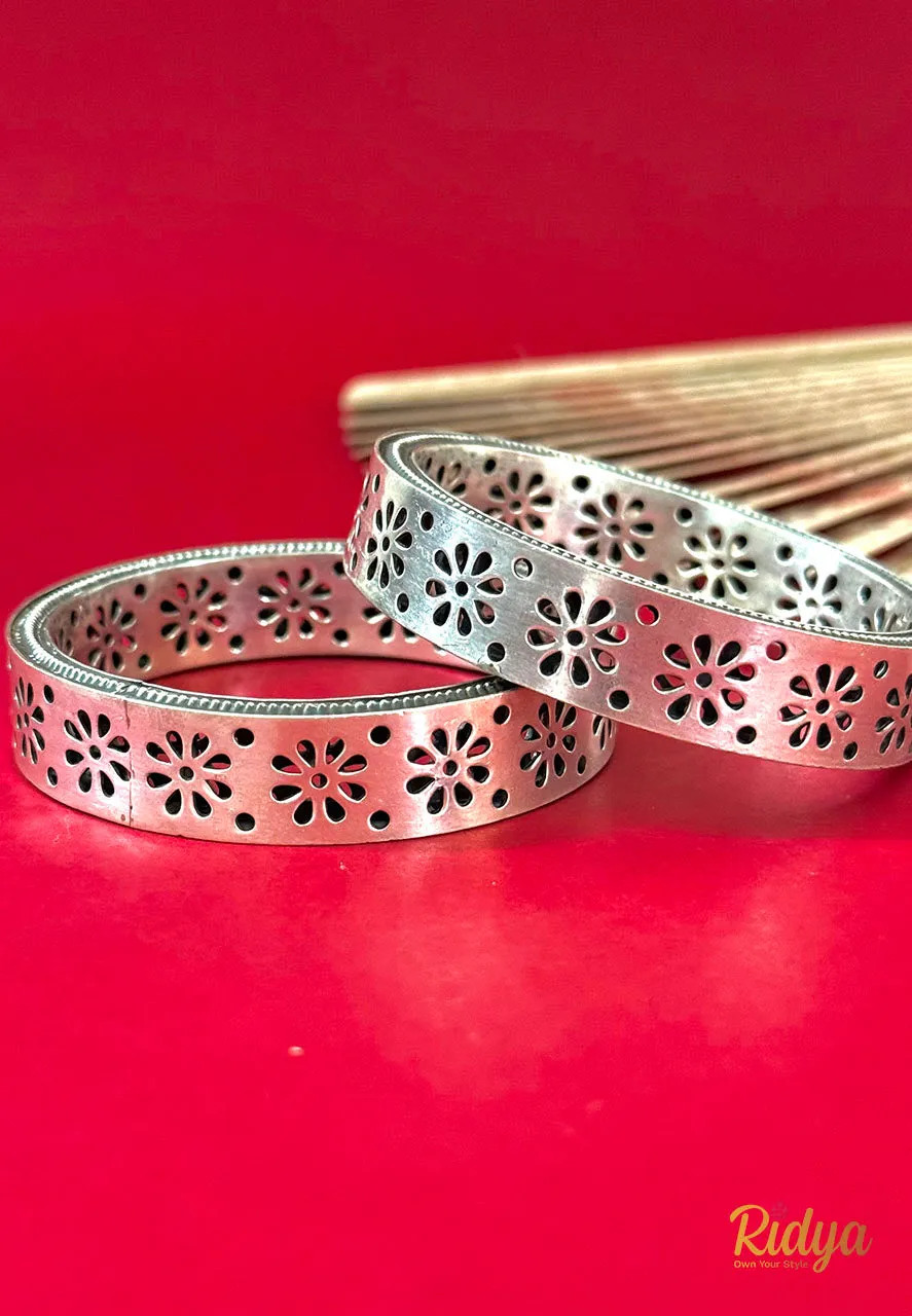 Floral Details Cut Work Classic Bangle