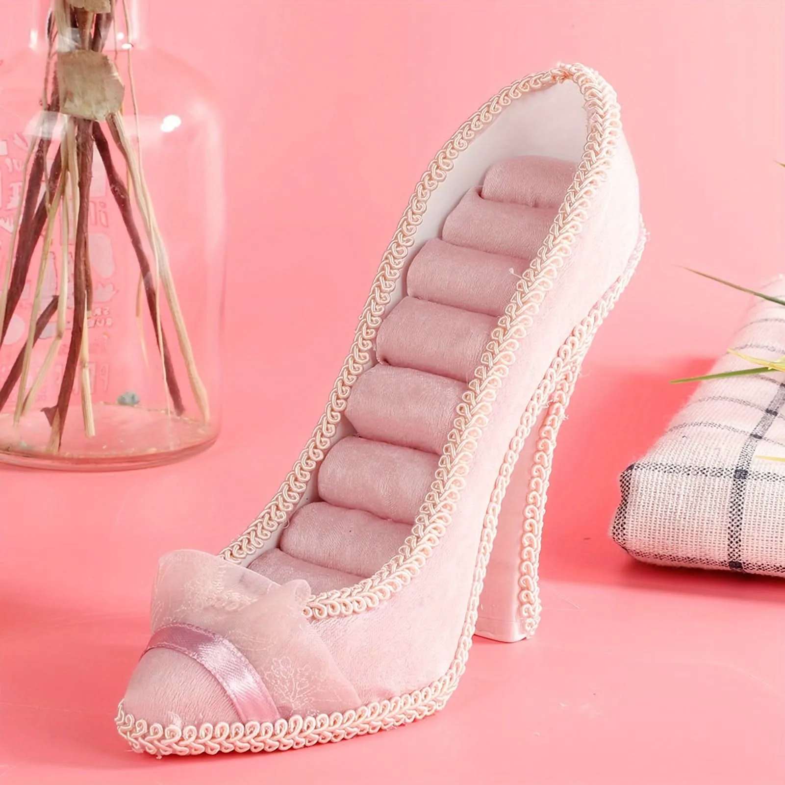 High-Heeled Shoe Jewelry Organizer Stand