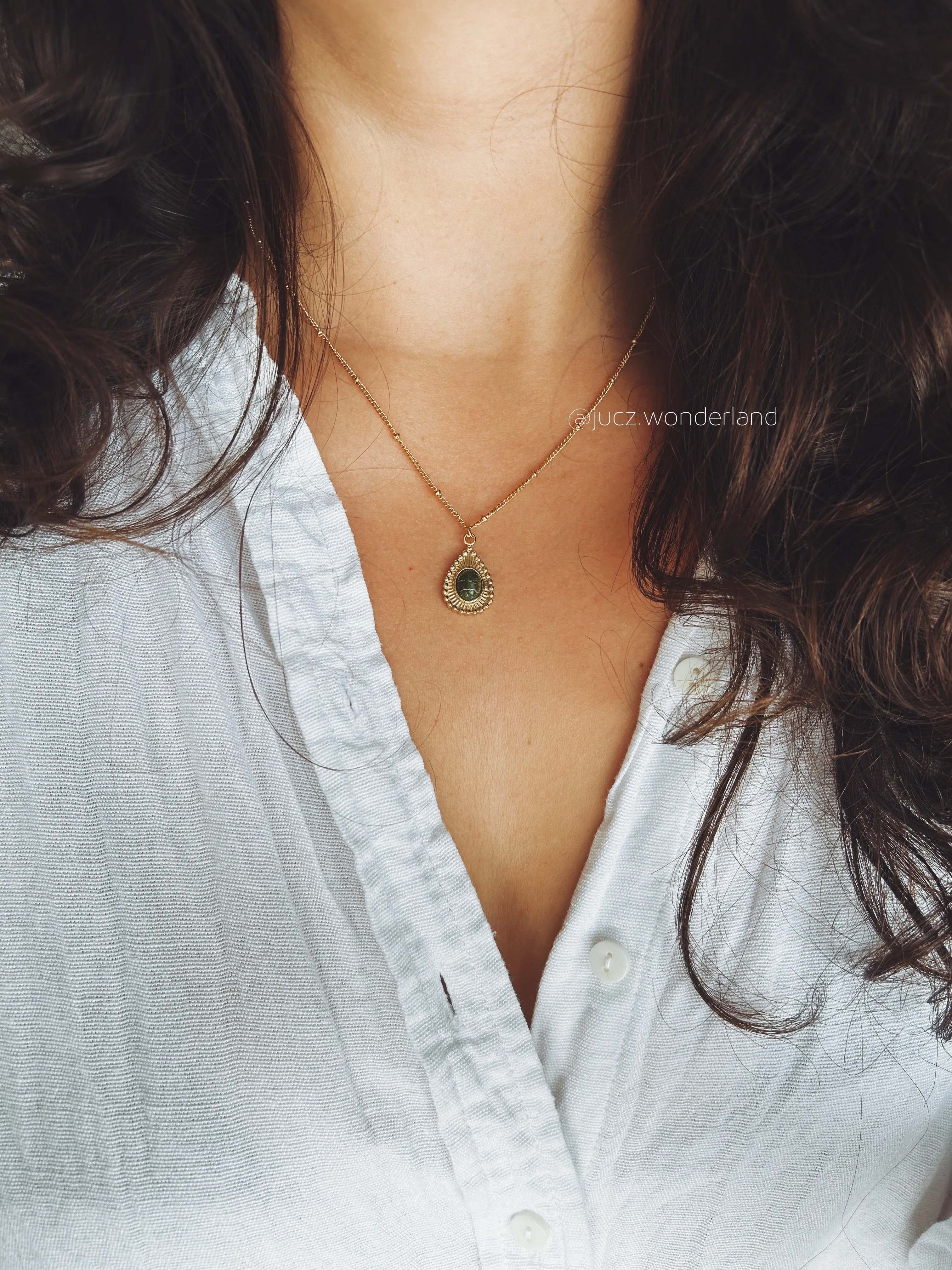 LUNARIA NECKLACE