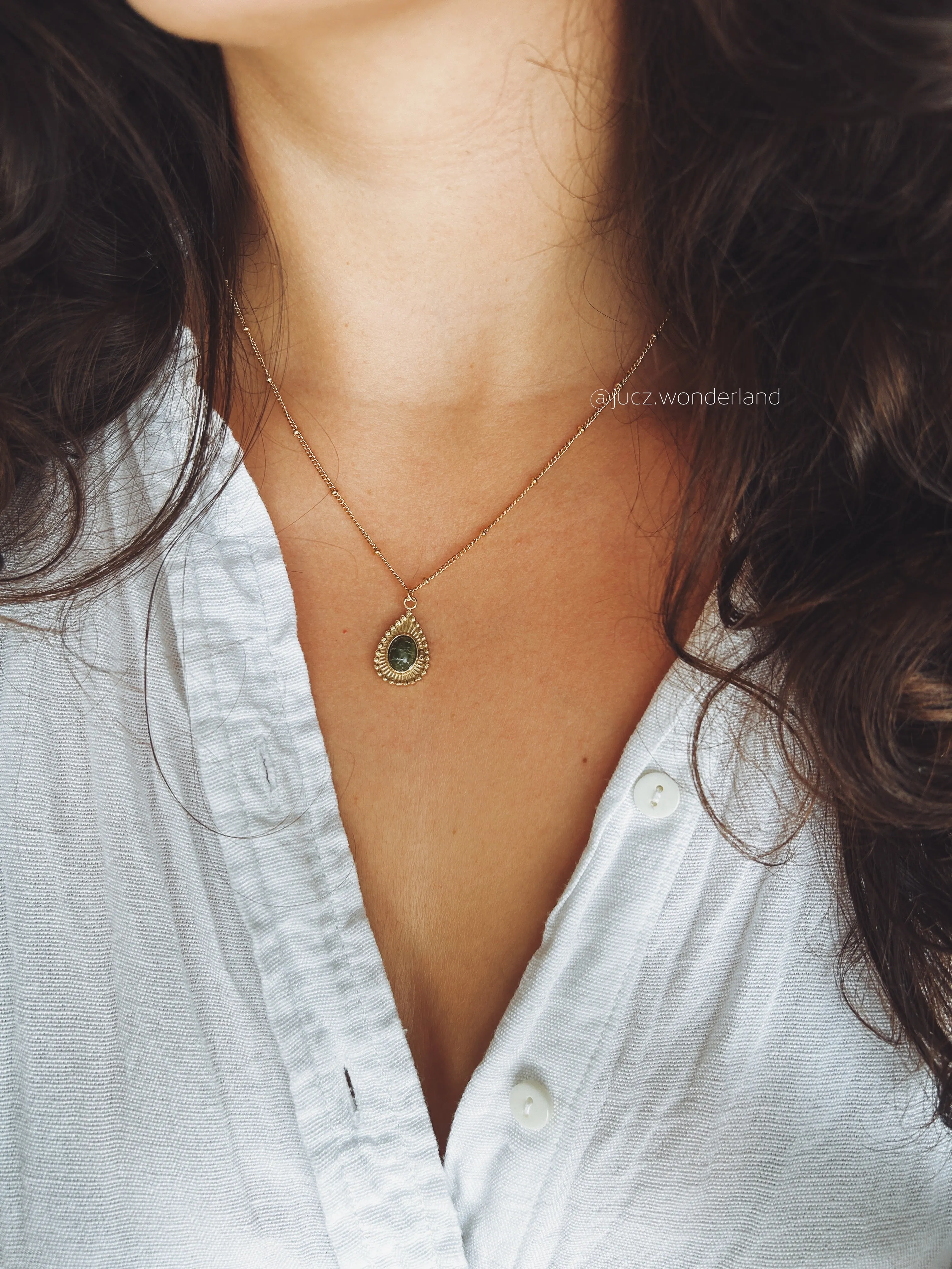 LUNARIA NECKLACE