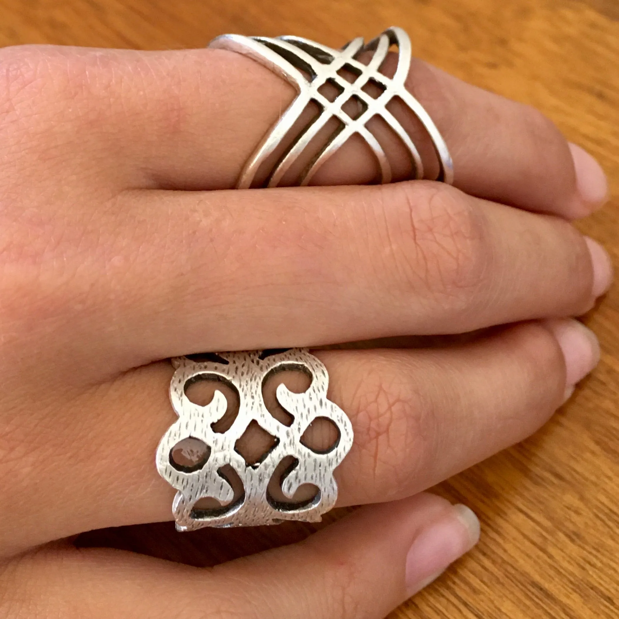 MULTI CRISS CROSS TURKISH METAL RING