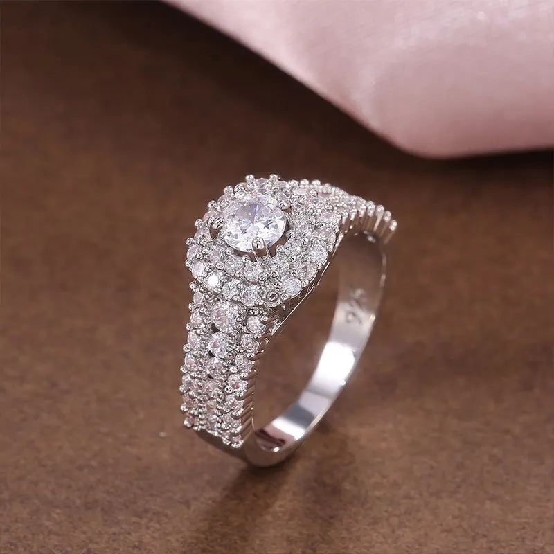 New Arrival Splendid Luxury Round Cut Designer AAA  Quality CZ Diamonds High End Rings