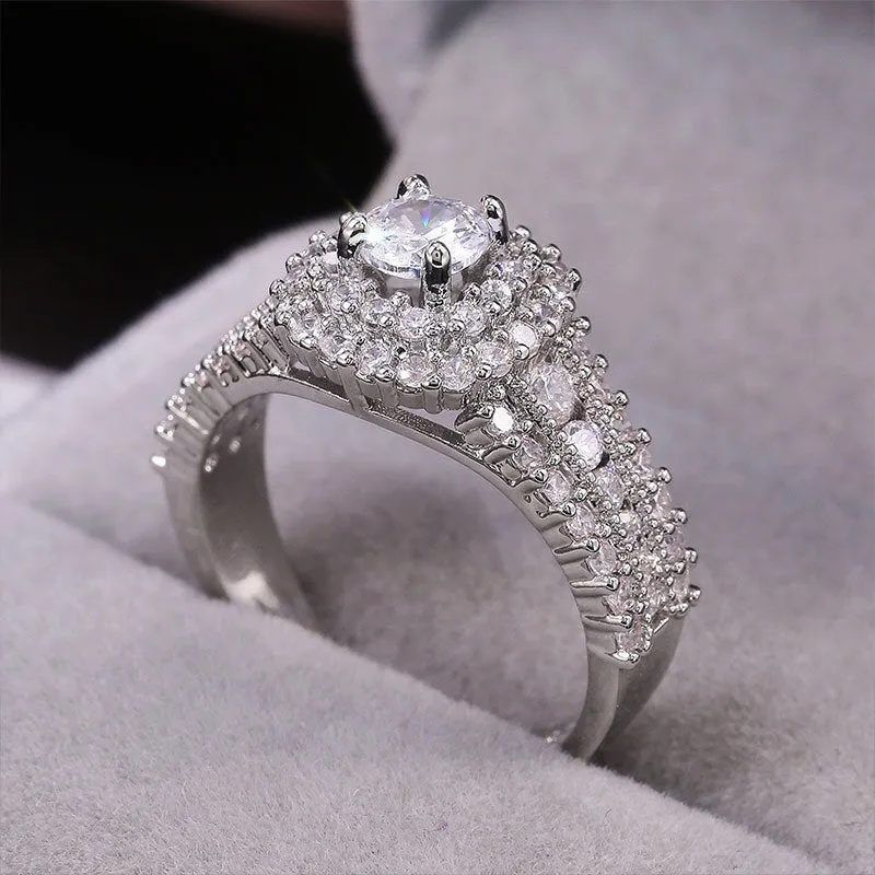 New Arrival Splendid Luxury Round Cut Designer AAA  Quality CZ Diamonds High End Rings