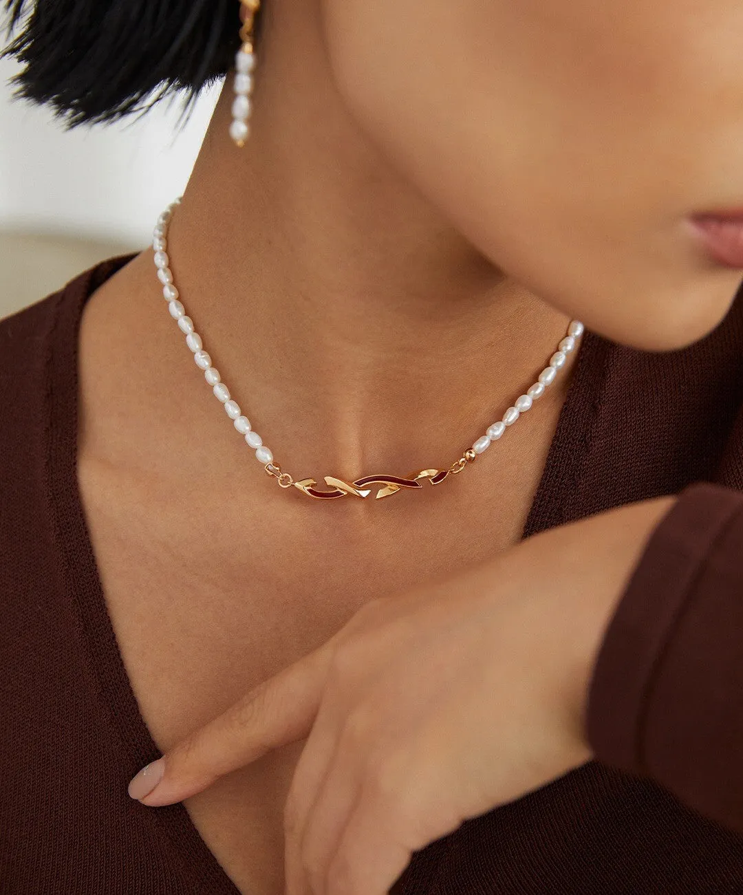 Pearl Ribbon Necklace in Gold Vermeil