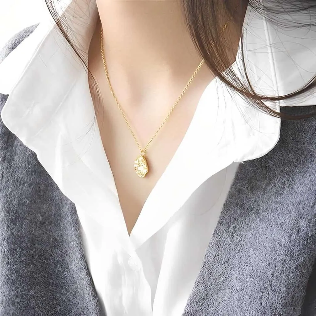 Pendant Necklace - Clotho