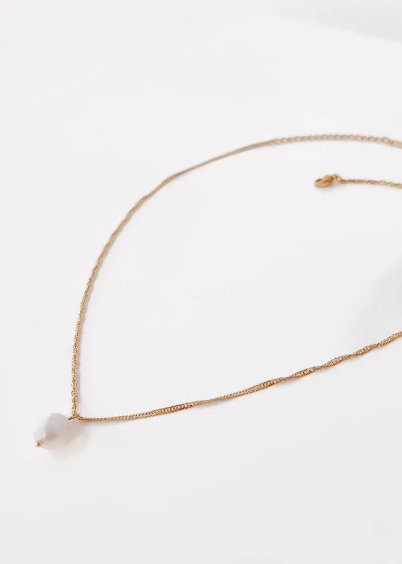 Pretty Pearl Necklace