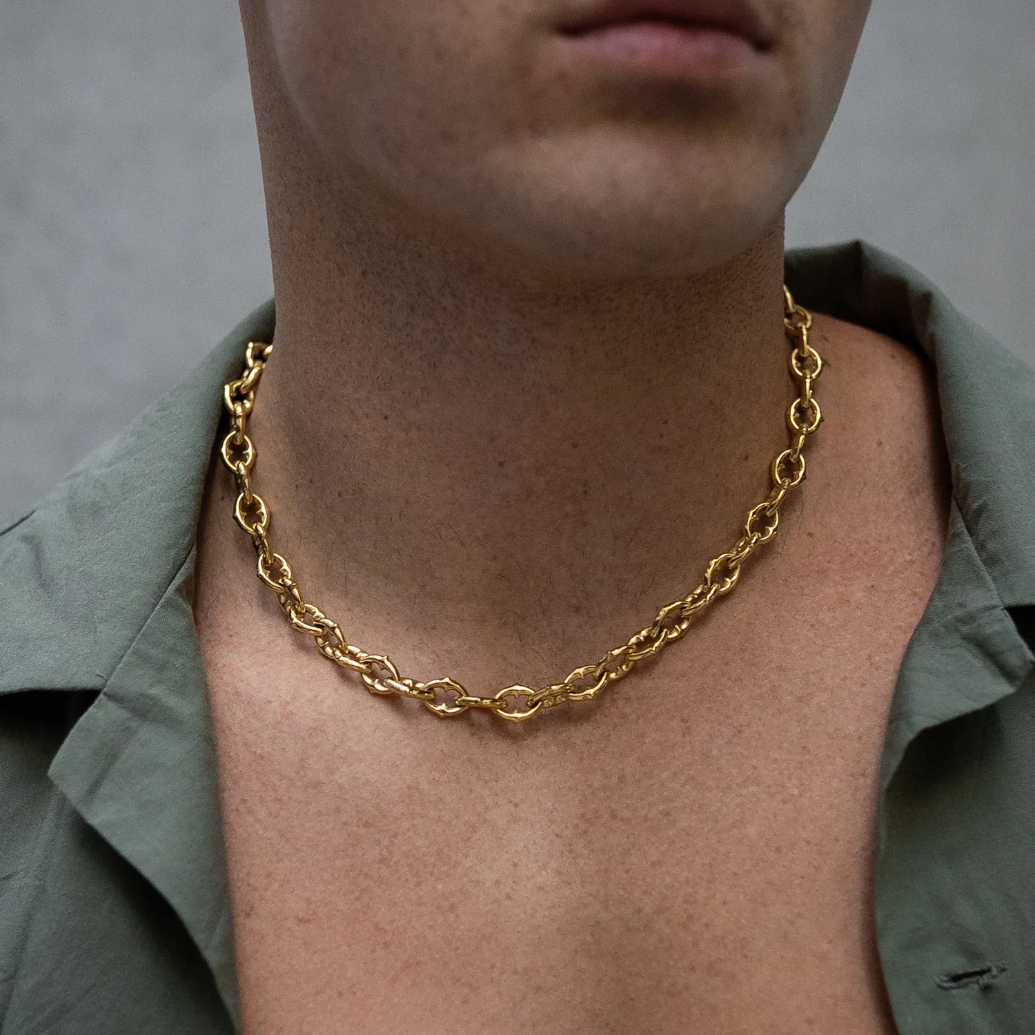 "The Cathedral" 9mm Spiked Chain (Gold)