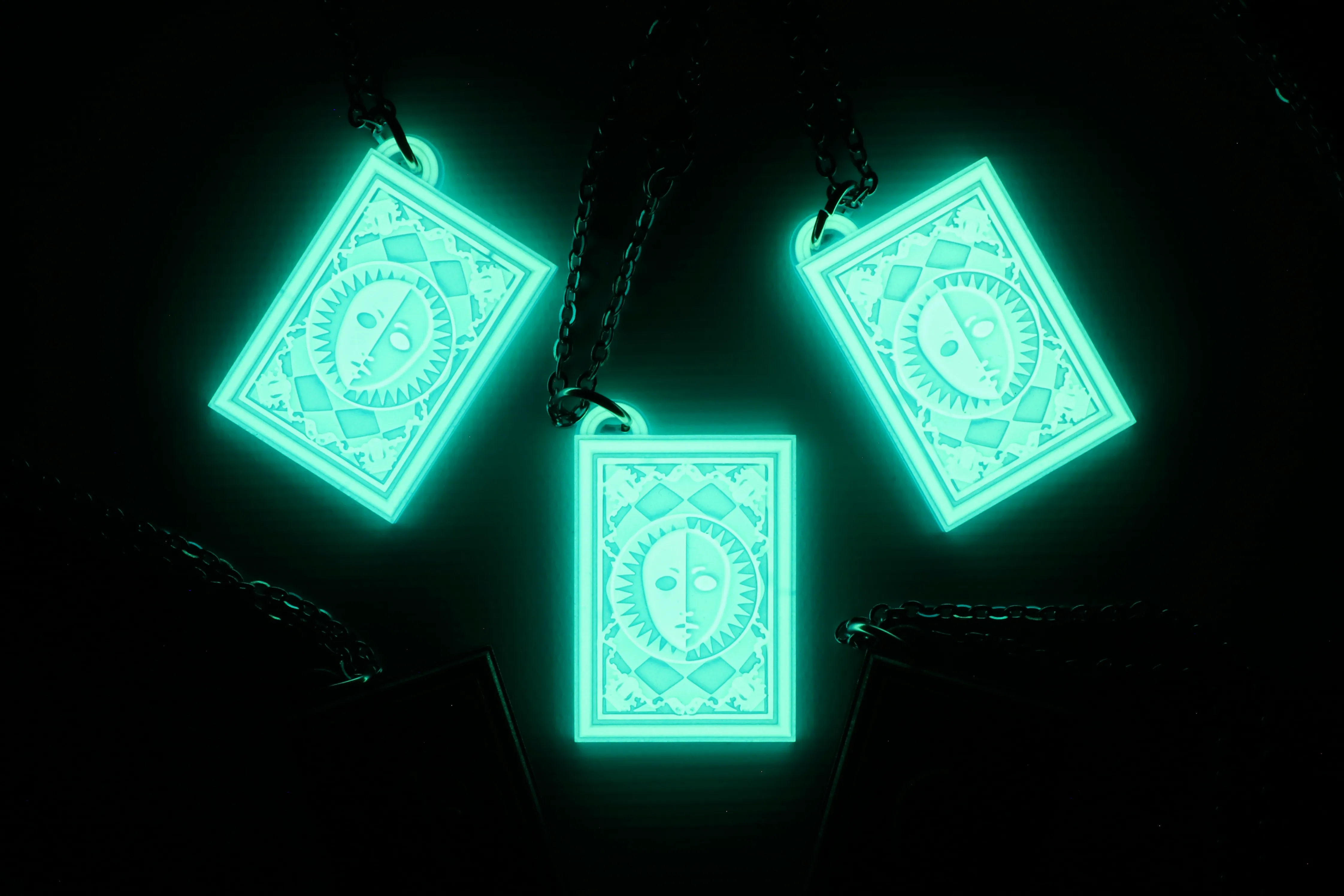 Shuffle Time Charm Necklace - Persona 3 Reload