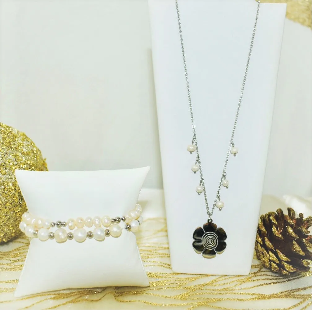 Silver Flower Necklace