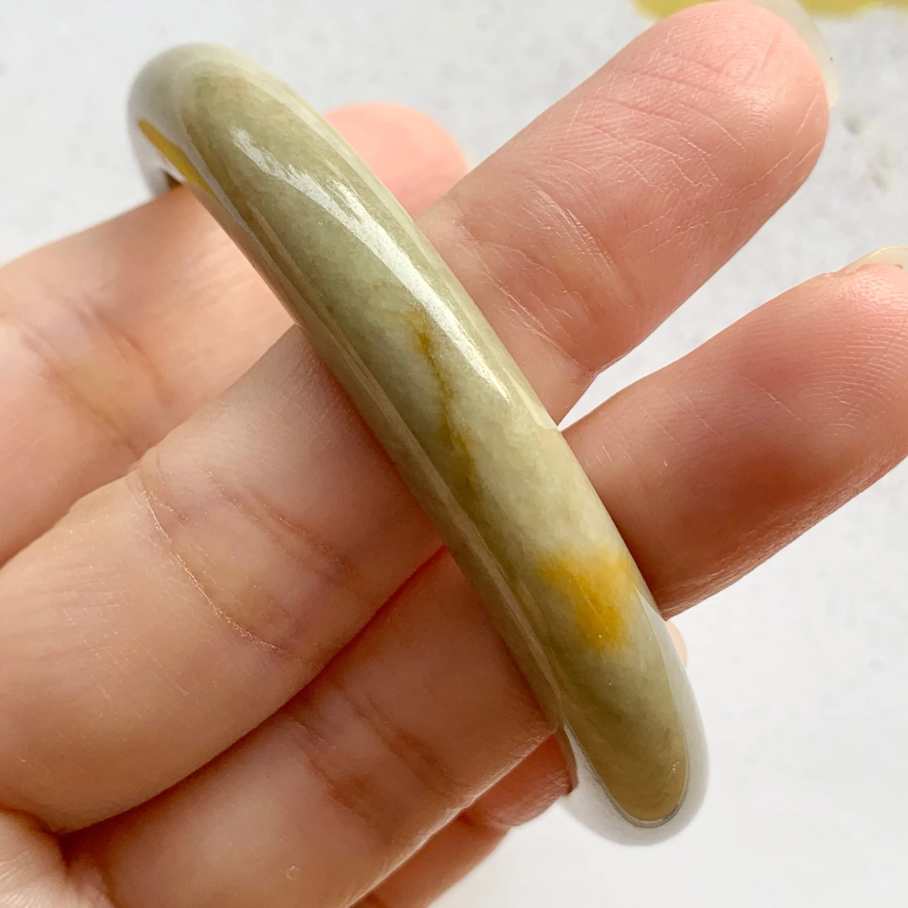 SOLD OUT: 54.3mm A-Grade Natural Green and Yellow Jadeite Modern Round Bangle No.330036