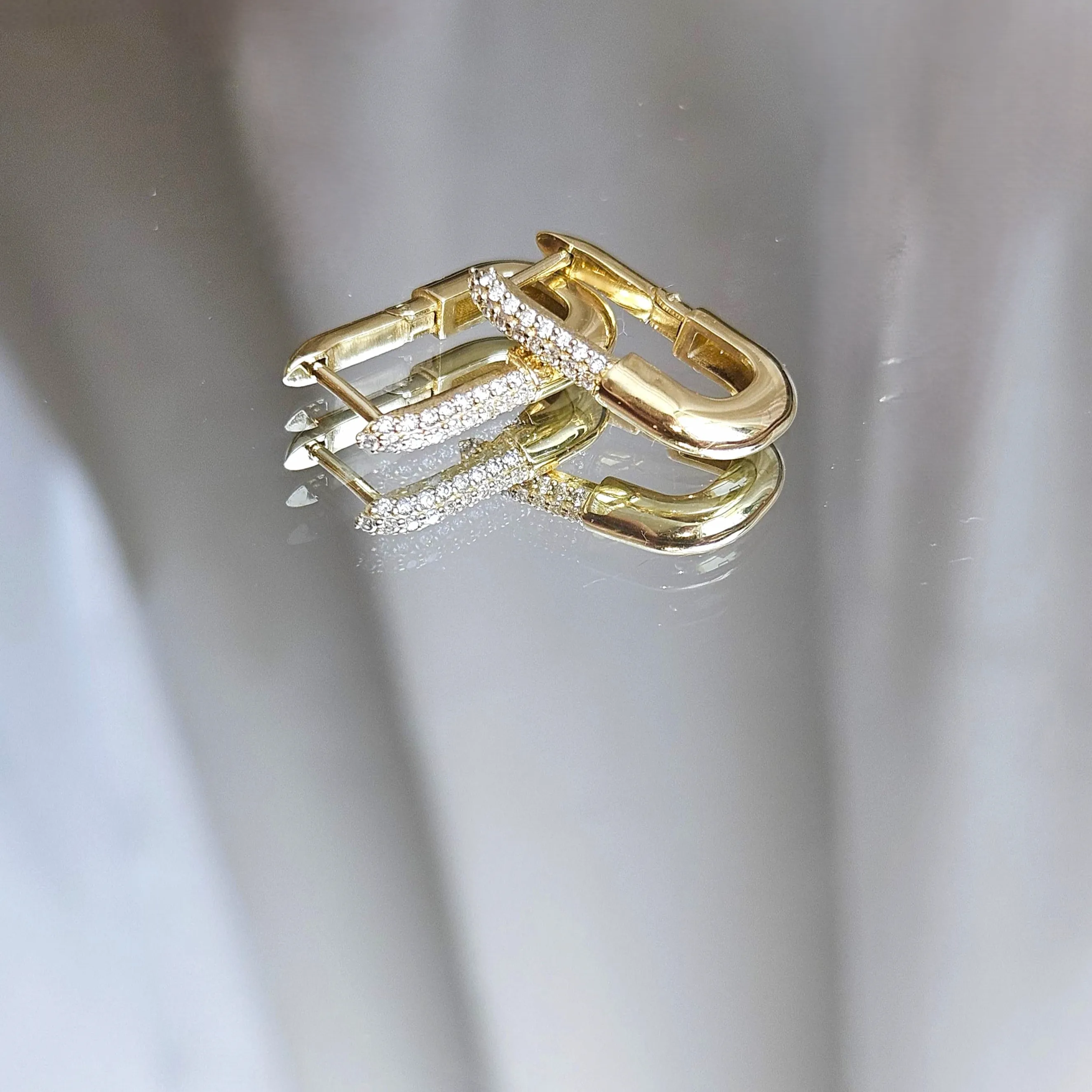 Soleil - diamond-studded gold earrings