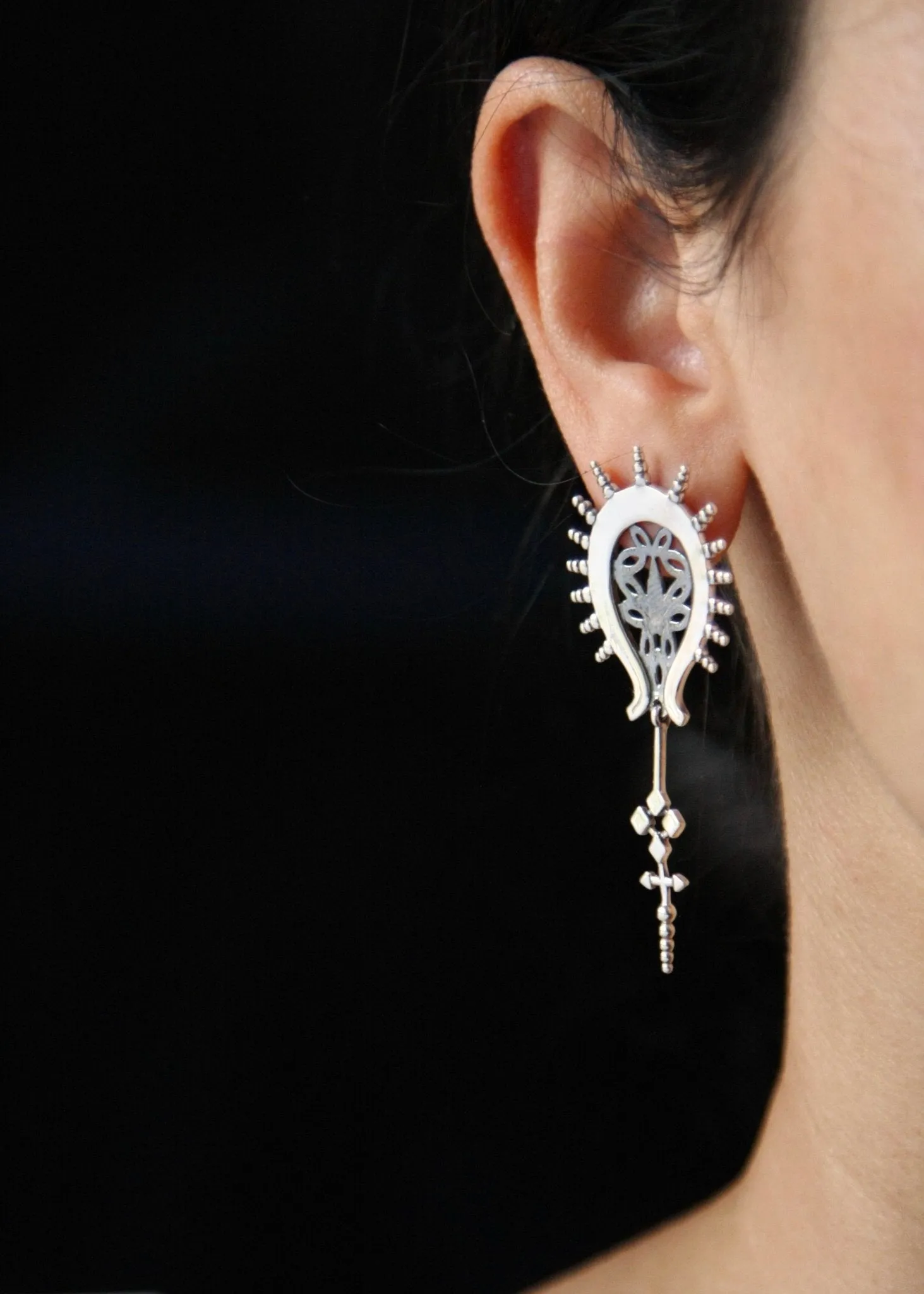Stunningly unique, two-tone 'Sunehri' earrings