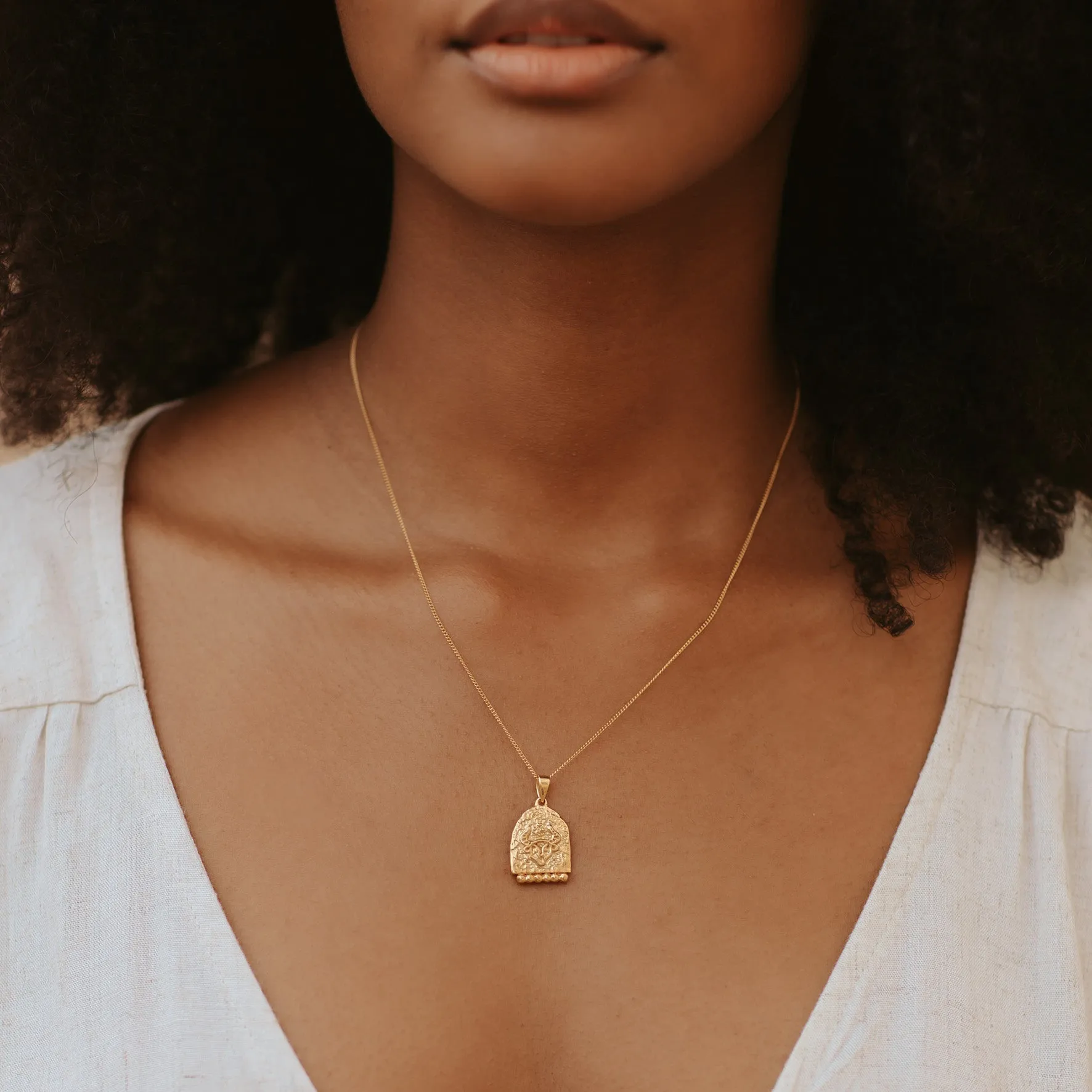 TAURUS ZODIAC NECKLACE - GOLD