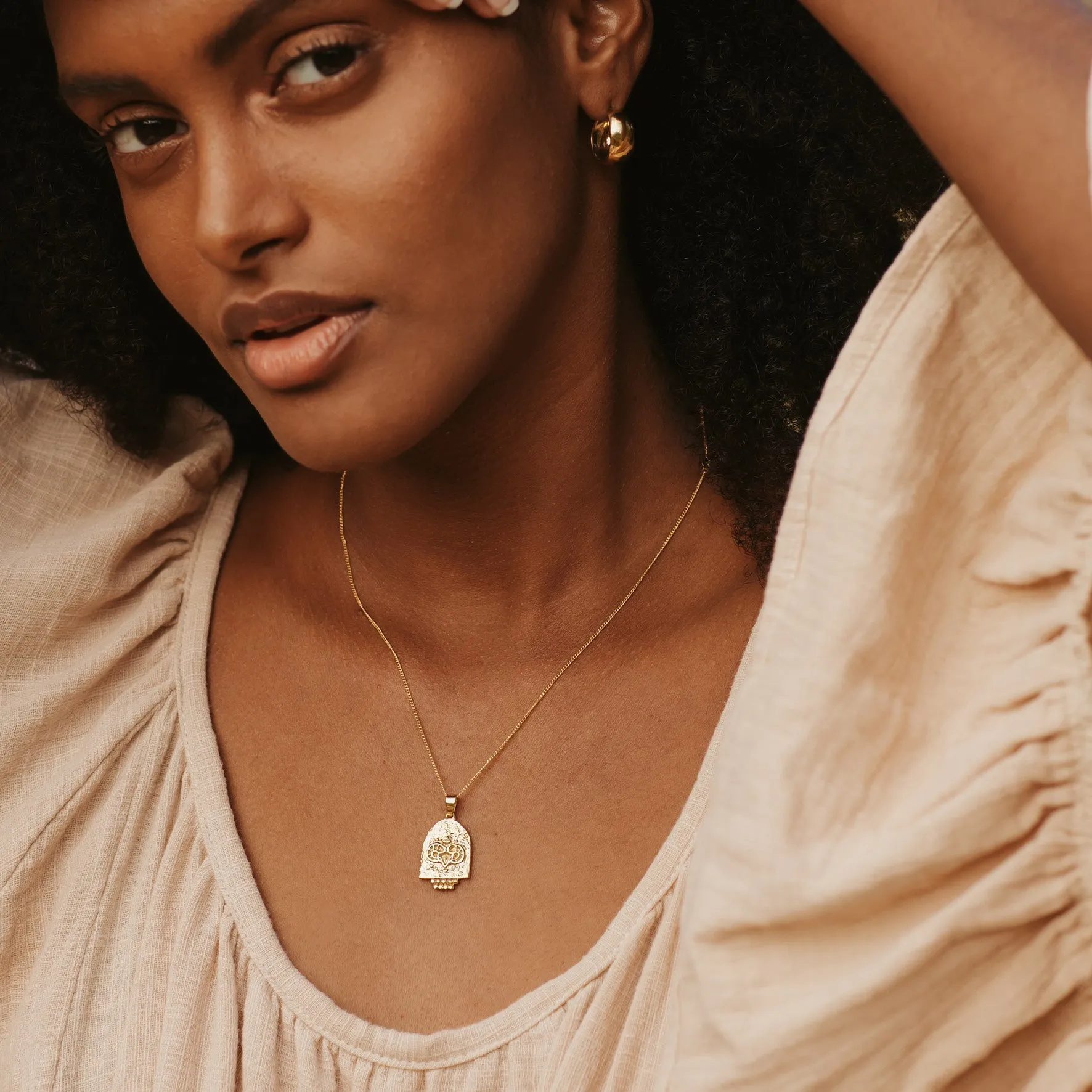 TAURUS ZODIAC NECKLACE - GOLD